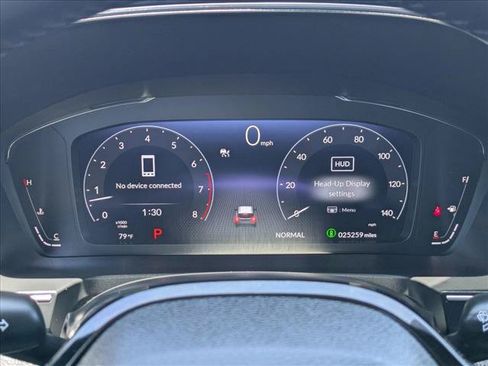 Used 2025 Honda Pilot Elite image 11