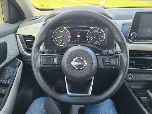 Used 2023 Nissan Rogue SV AWD/4WD image 26