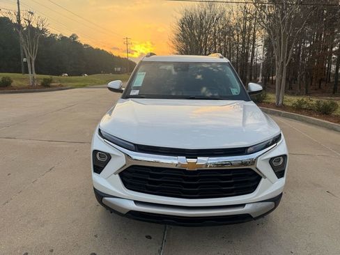 New 2026 Chevrolet TrailBlazer LT w/ LT Cold Weather Package FWD image 12