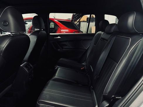 Used 2022 Volkswagen Tiguan SE R-Line image 21