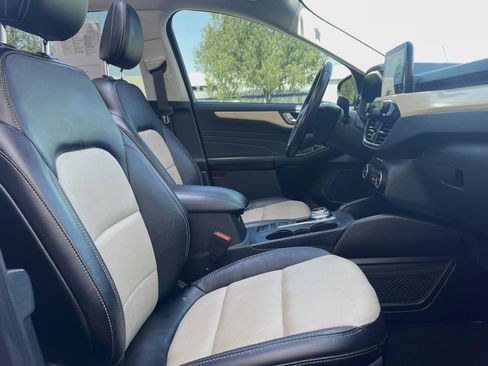 Used 2021 Ford Escape Titanium w/ Titanium Elite Package AWD/4WD image 22
