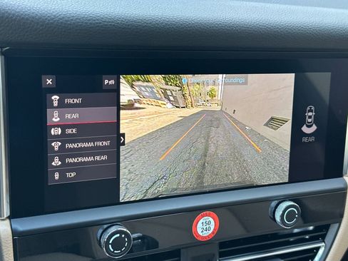 New 2026 Porsche Macan image 22