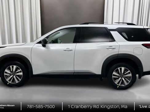 New 2026 Nissan Pathfinder SL image 8