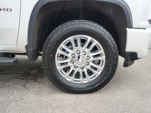 Used 2020 Chevrolet Silverado 2500 High Country w/ Z71 Off-Road Package image 12