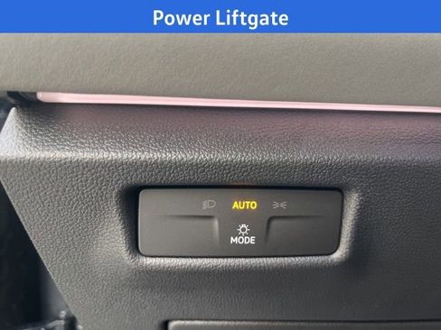 New 2026 Volkswagen Tiguan SE R-Line image 9