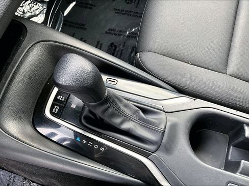 Used 2025 Toyota Corolla LE image 16