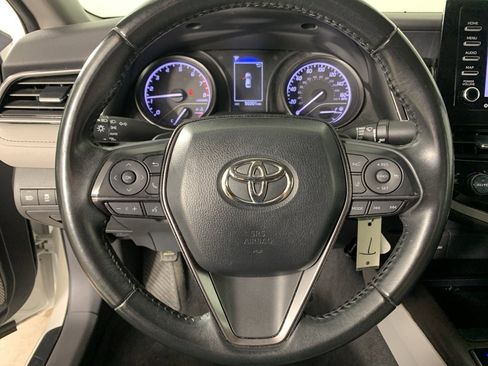 Used 2023 Toyota Camry SE image 7