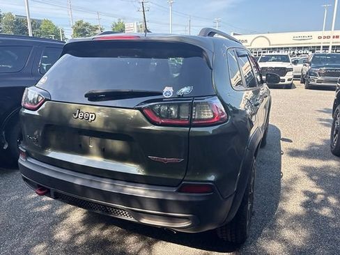 Used 2020 Jeep Cherokee Trailhawk w/ Comfort/Convenience Group AWD/4WD image 14
