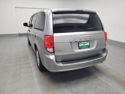 Used 2019 Dodge Grand Caravan SE image 6