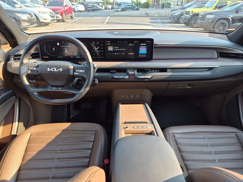 Used 2024 Kia EV9 Land AWD/4WD image 28