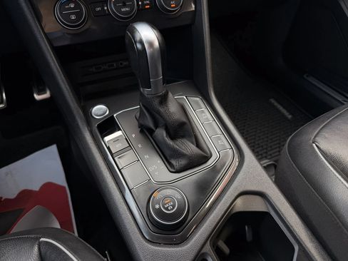 Used 2019 Volkswagen Tiguan SEL Premium R-Line AWD/4WD image 22