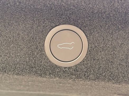 Used 2026 Tesla Model Y 2WD image 10