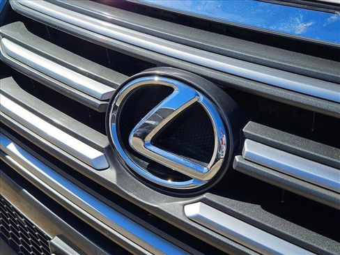 Used 2018 Lexus GX 460 w/ Preferred Accessory Package image 14