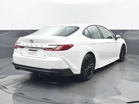 Used 2025 Toyota Camry SE FWD image 21