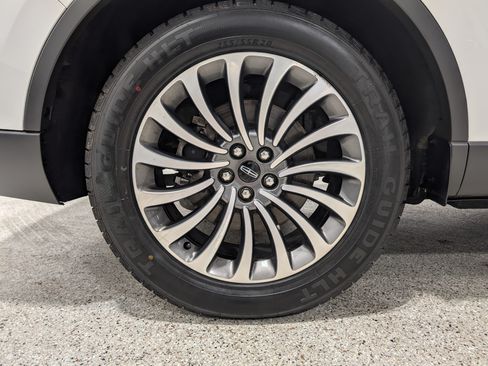 Used 2021 Lincoln Aviator Reserve w/ Elements Package Plus AWD/4WD image 11