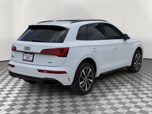 Used 2024 Audi Q5 2.0T Premium w/ Summer of Audi Package AWD/4WD image 9