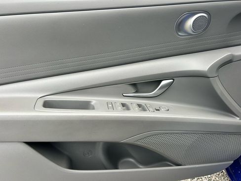 Used 2024 Hyundai Elantra SEL FWD image 8