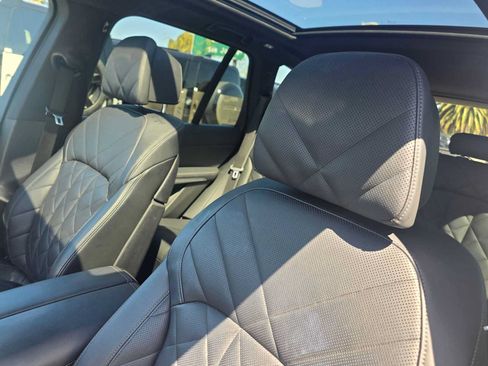 Used 2024 BMW X5 xDrive50e AWD/4WD image 25