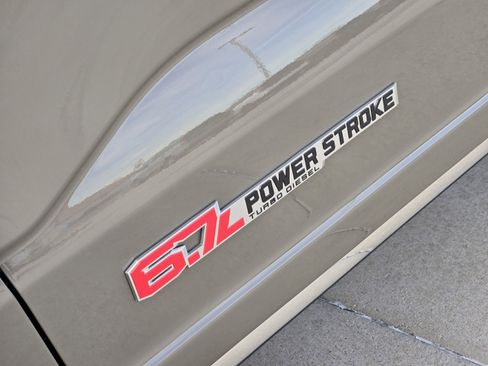 New 2026 Ford F450 Platinum w/ Platinum Plus Package image 13