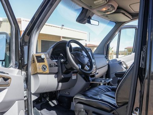 Used 2017 Mercedes-Benz Sprinter 3500 image 19