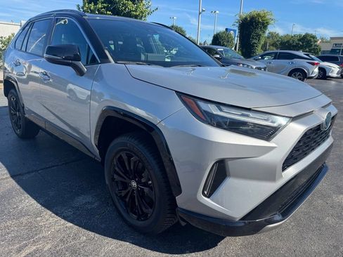 Used 2022 Toyota RAV4 XSE AWD/4WD image 8