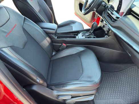 Used 2023 Jeep Compass Trailhawk image 31