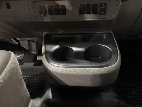 Used 2018 Nissan NV 2500 S RWD image 97