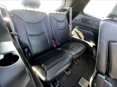 Used 2024 Cadillac XT6 Premium Luxury image 25