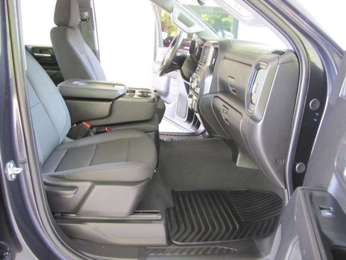 Used 2024 Chevrolet Silverado 2500 Custom w/ Custom Value Package image 21