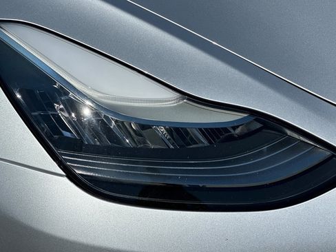 Used 2018 Tesla Model 3 Long Range image 9