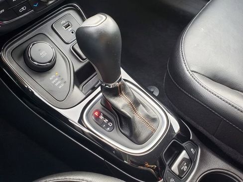 Used 2019 Jeep Compass Limited image 38