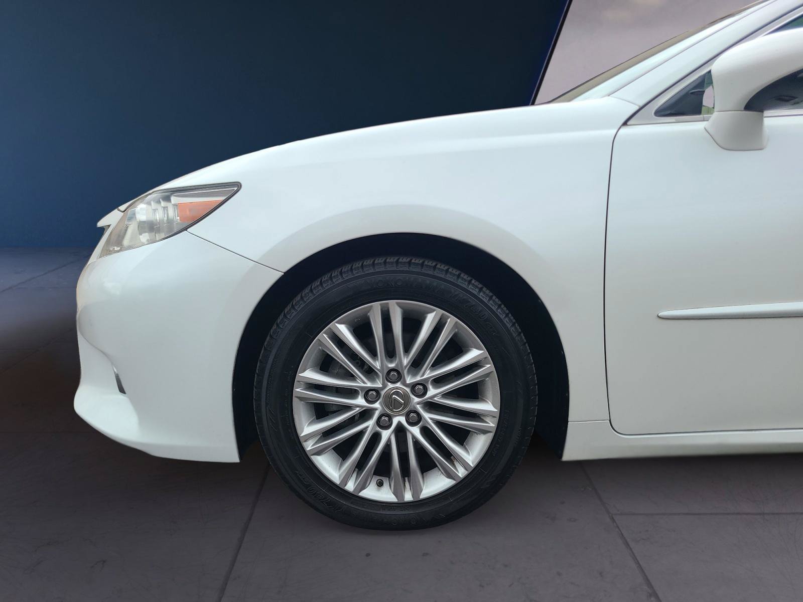 Used 2013 Lexus ES 350 w/ Luxury Pkg FWD image 9