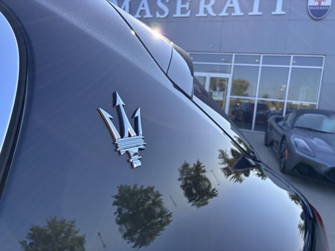 New 2025 Maserati Grecale GT image 11