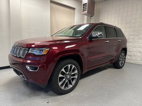 Used 2017 Jeep Grand Cherokee Overland w/ Jeep Active Safety Group image 2