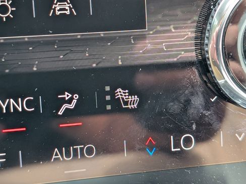 Used 2024 GMC Acadia Denali w/ Super Cruise Package image 34