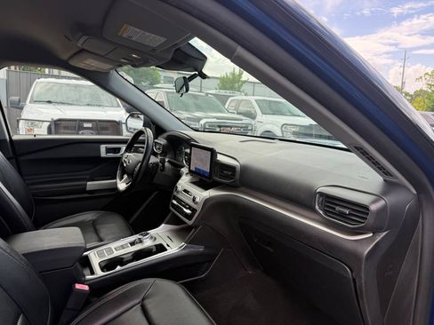Used 2020 Ford Explorer XLT w/ Equipment Group 202A RWD image 9