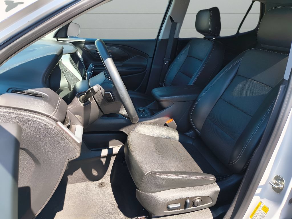Used 2023 GMC Terrain SLT FWD image 12
