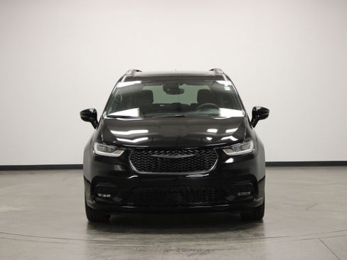 Used 2026 Chrysler Pacifica Limited w/ S Appearance Package FWD image 3