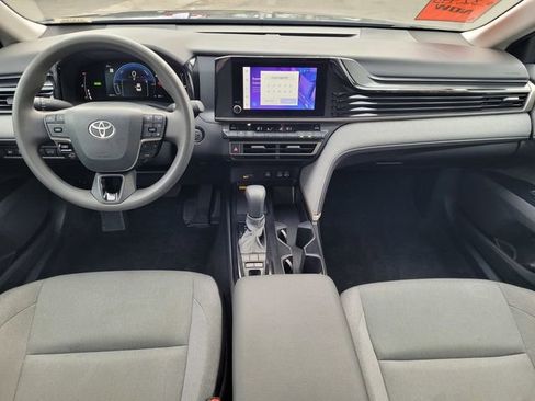 Used 2025 Toyota Camry LE FWD image 9