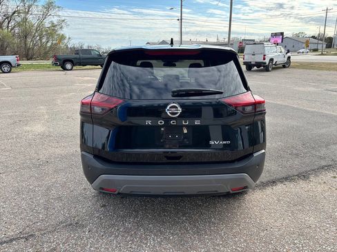 Used 2021 Nissan Rogue SV image 6