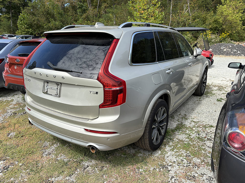 Used 2018 Volvo XC90 T5 Momentum w/ Convenience Package AWD/4WD image 3