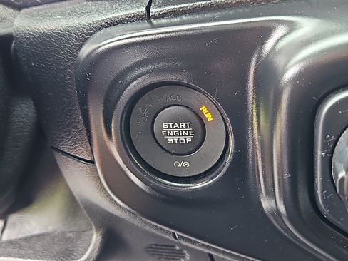 Used 2021 Jeep Gladiator Mojave w/ Cold Weather Group AWD/4WD image 18