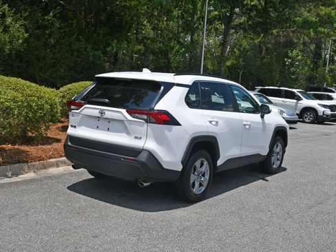 Used 2025 Toyota RAV4 XLE FWD image 4