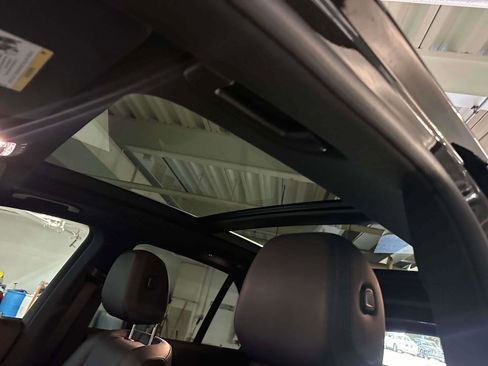 Used 2022 Mercedes-Benz GLE 350 4MATIC w/ Premium Package image 19