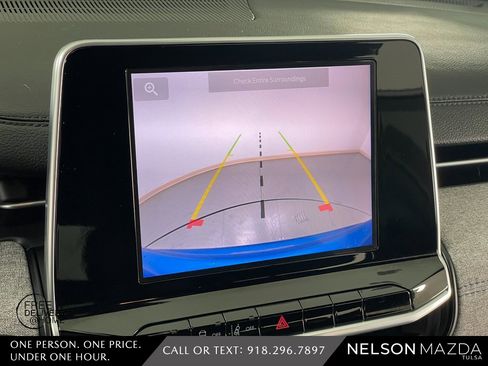 Used 2025 Jeep Compass Latitude image 33