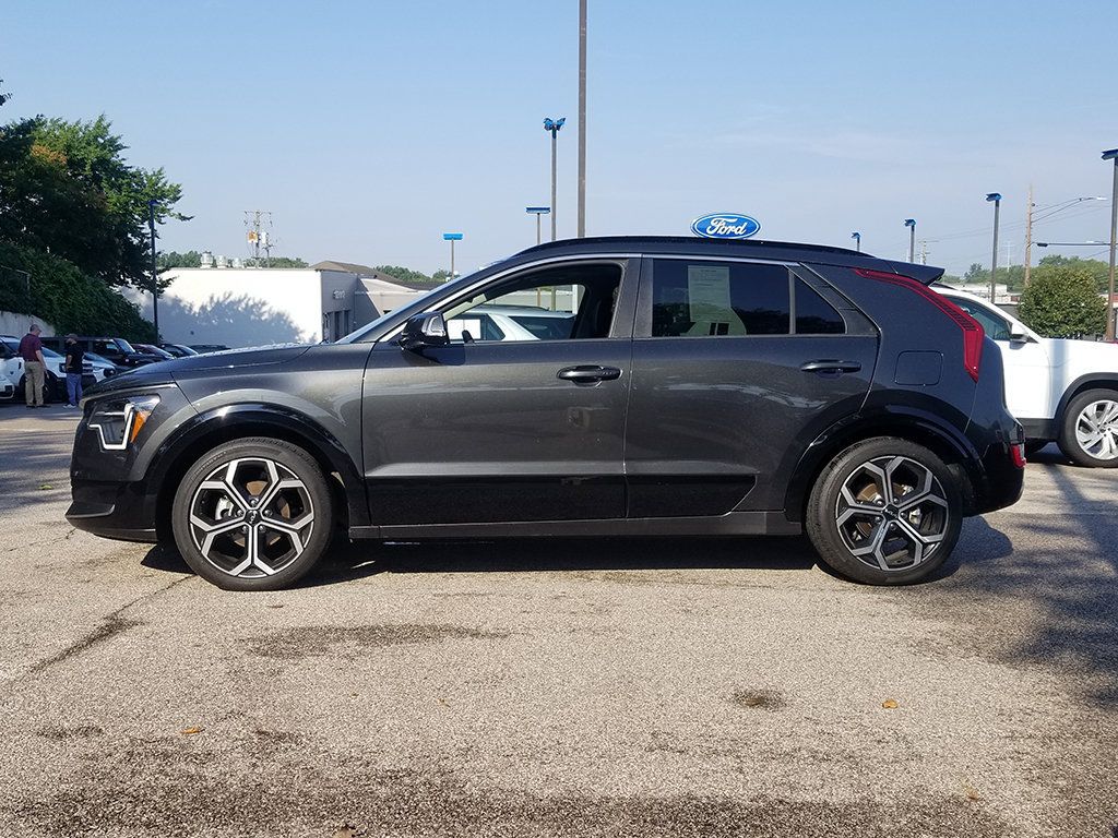 Used 2023 Kia Niro EX Touring FWD image 3