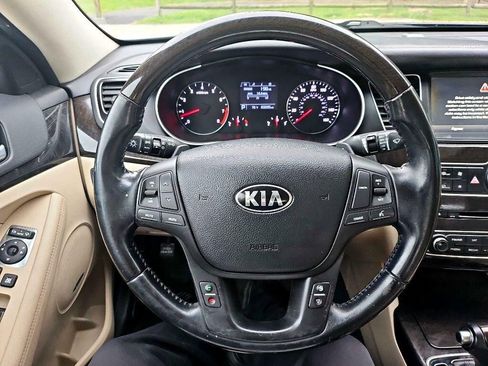 Used 2014 Kia Cadenza Premium image 14