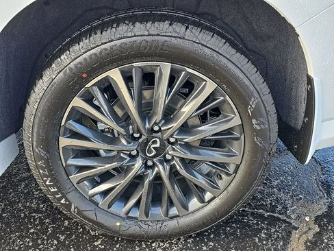 New 2026 INFINITI QX80 Autograph w/ Premium Cargo Package image 10