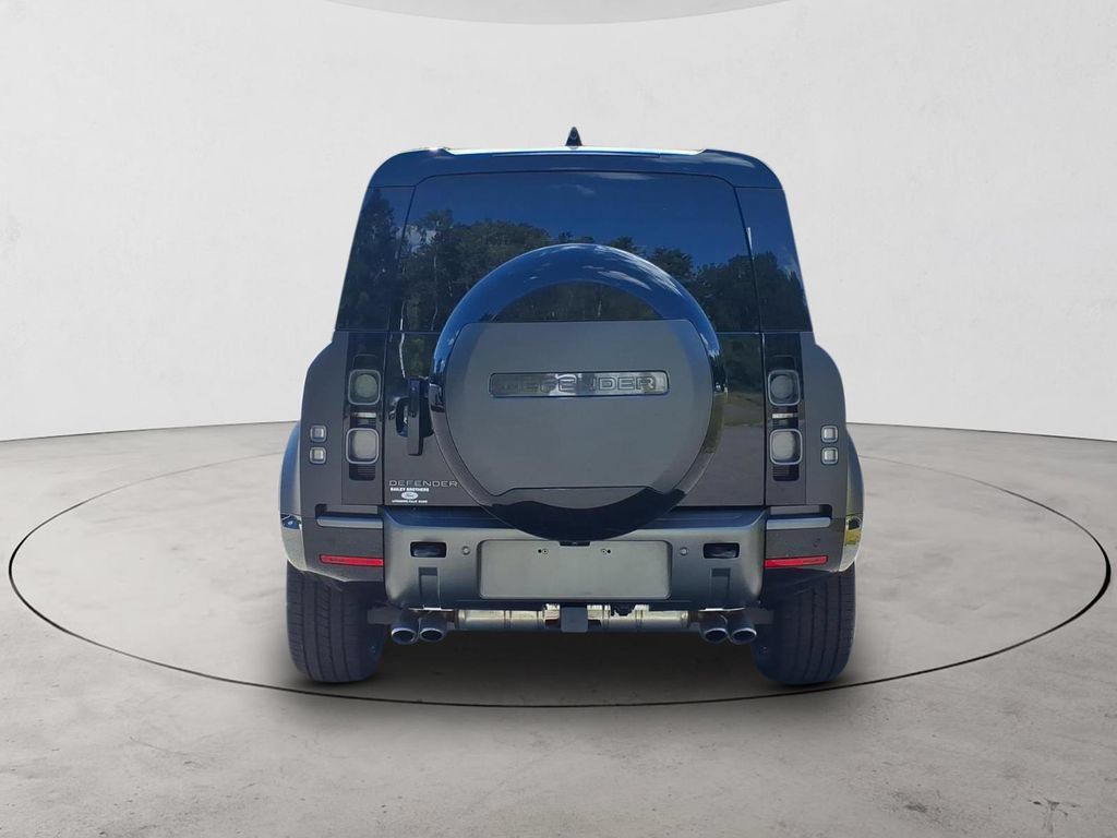 Used 2025 Land Rover Defender 110 V8 AWD/4WD image 6