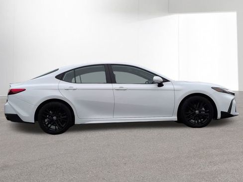 Certified 2026 Toyota Camry SE w/ Convenience Package image 4